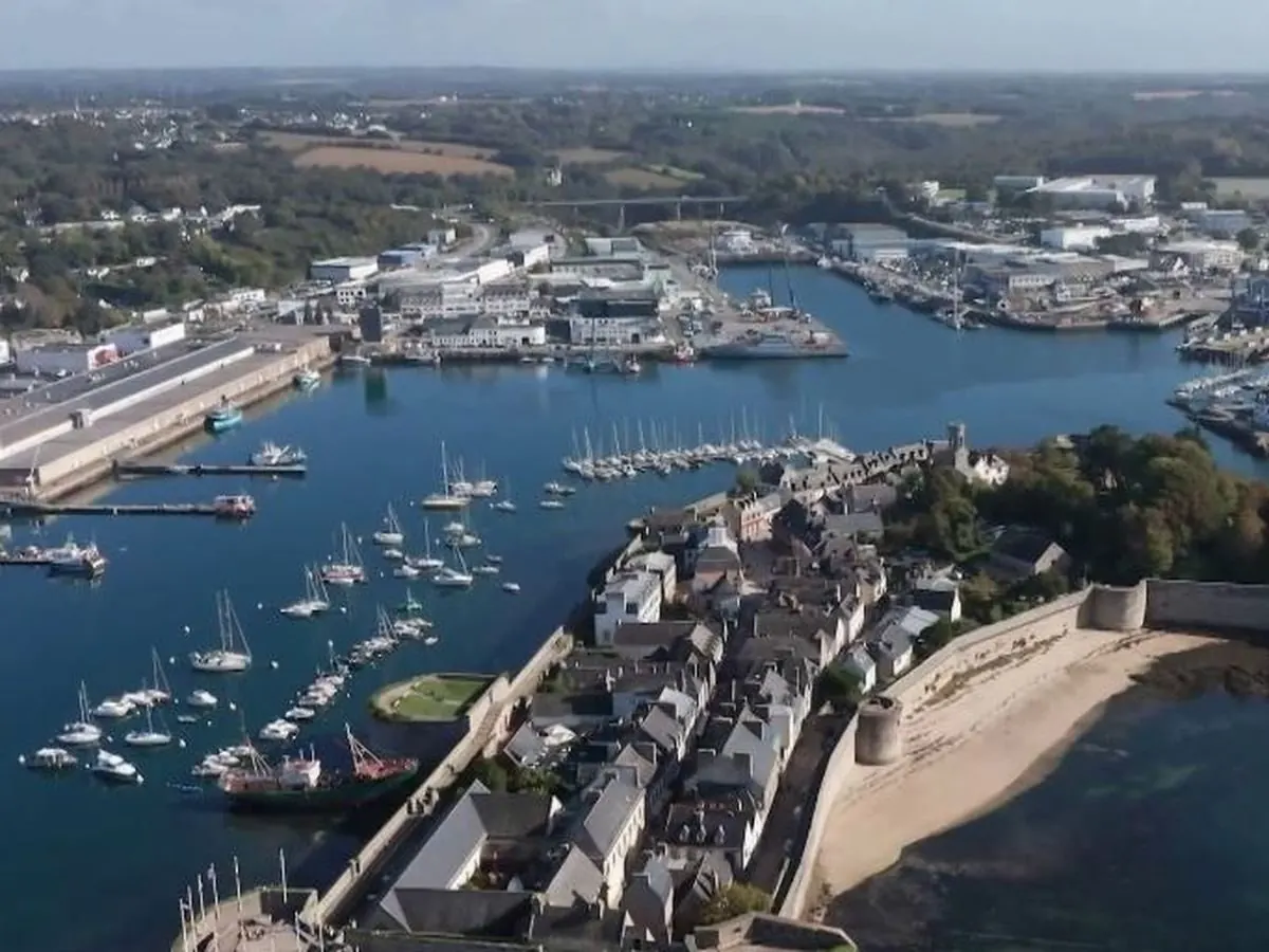 Vue aérienne du port de Concarneau et de la Ville Close